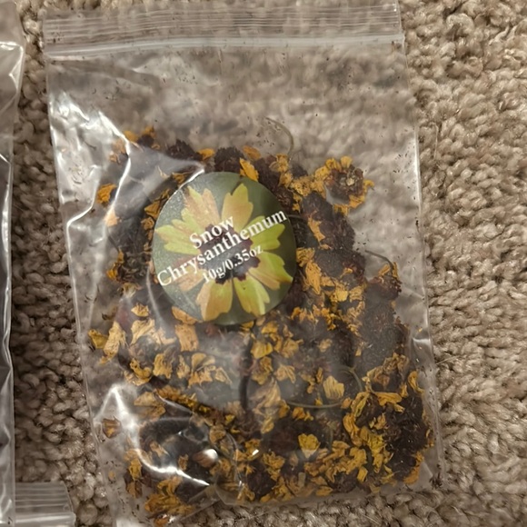 Assorted Dried Flowers Collection - Picture 5 of 16